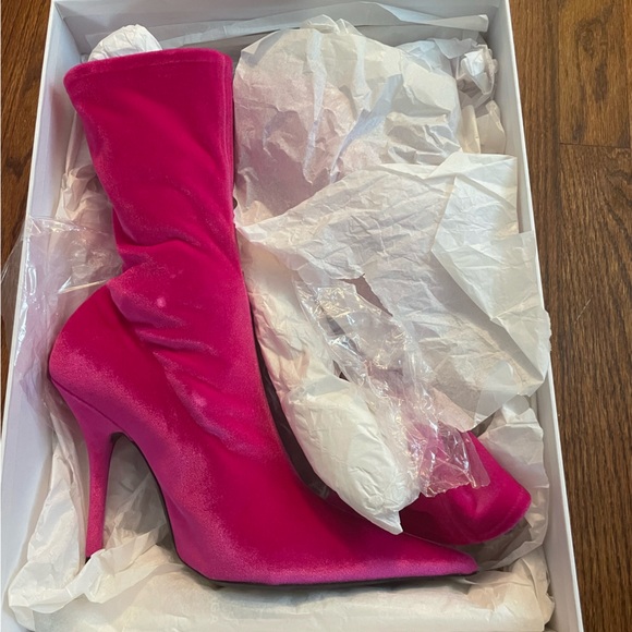 Preloved Balenciaga Pink Velvet Knife Boot ‼️SOLD‼️ - Picture 13 of 13